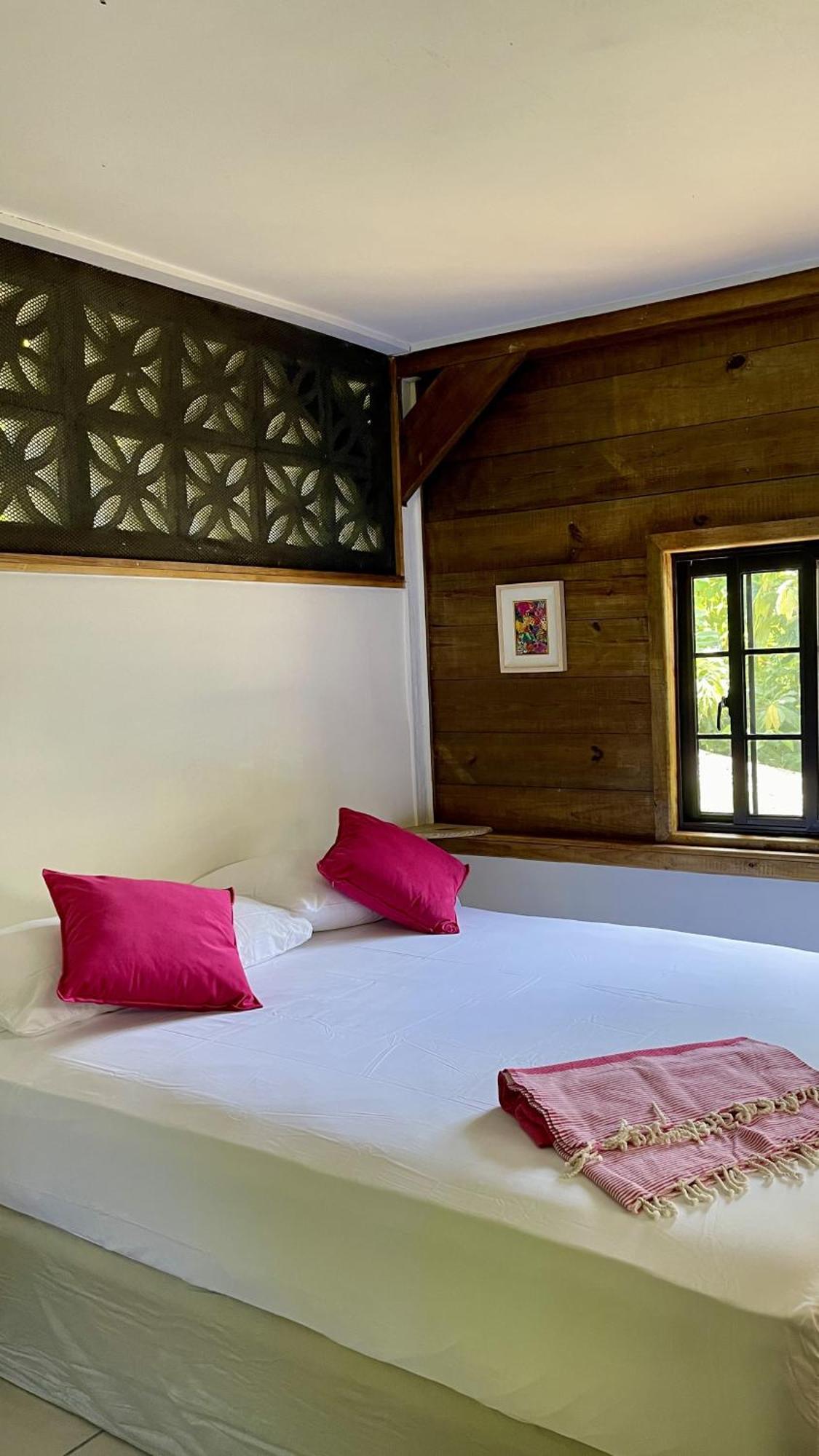 Eden Jungle Lodge โบกัสทาวน์ ภายนอก รูปภาพ